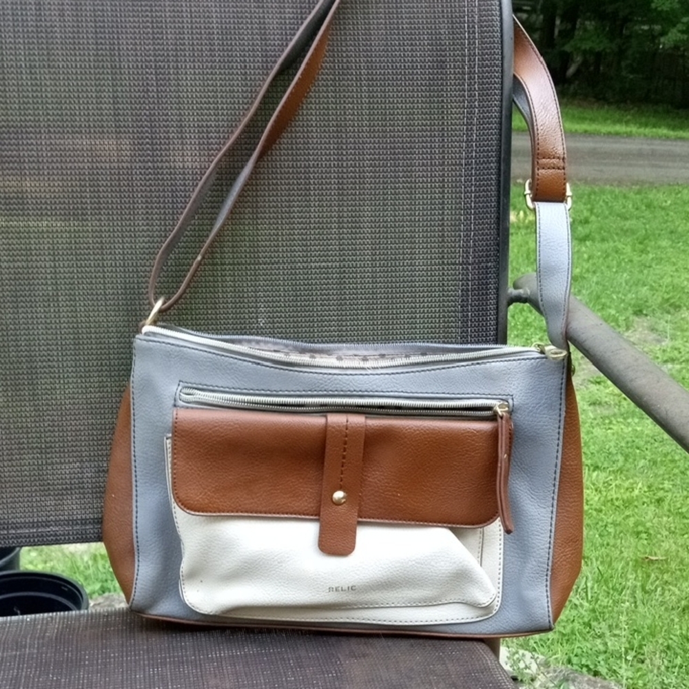 Relic Tan, Gray, and Cream Leather Messenger Bag